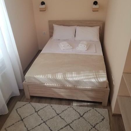 Dreamtime Apart-Studio Apartment คีชีเนา ภายนอก รูปภาพ