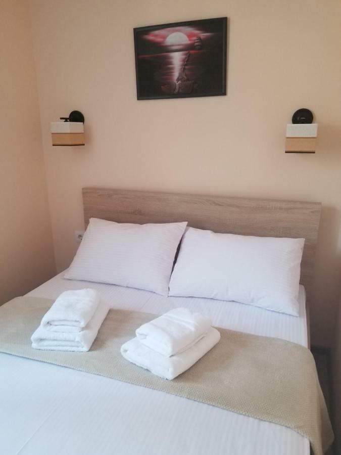 Dreamtime Apart-Studio Apartment คีชีเนา ภายนอก รูปภาพ