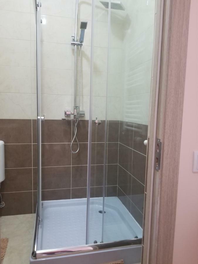 Dreamtime Apart-Studio Apartment คีชีเนา ภายนอก รูปภาพ